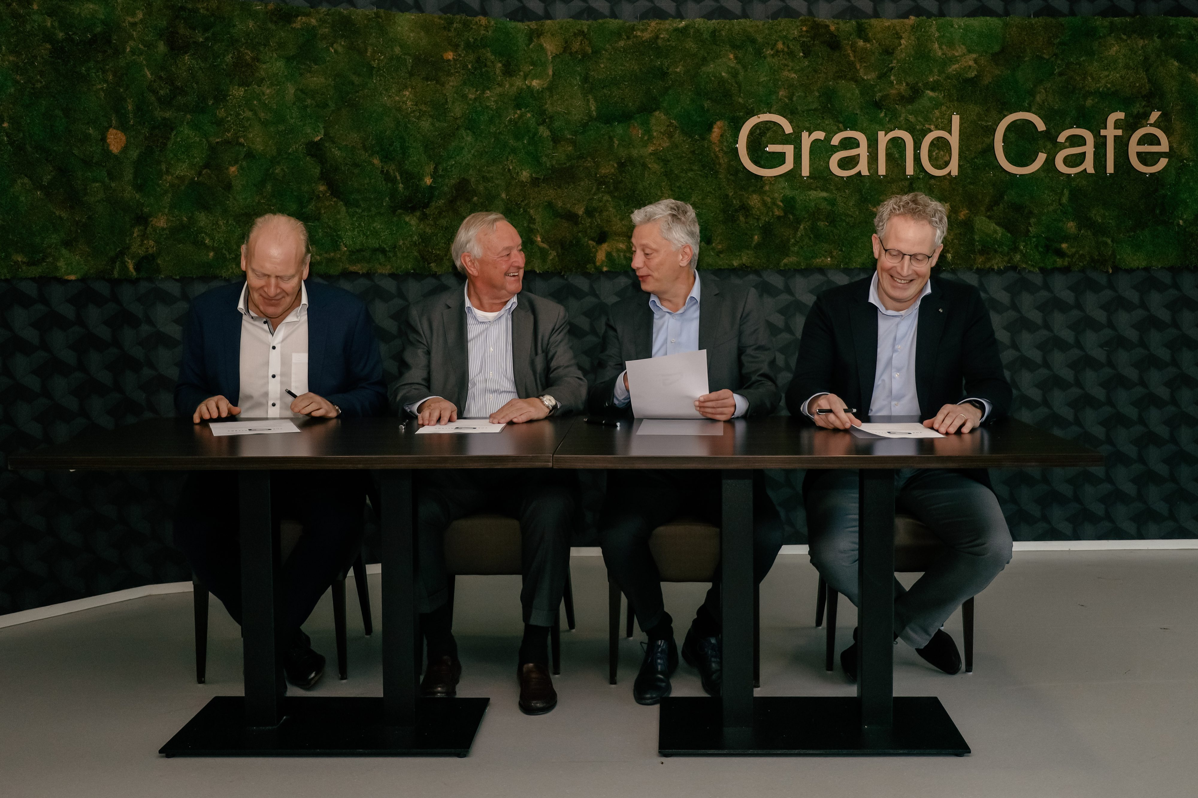 2 The Gallery Ondertekening